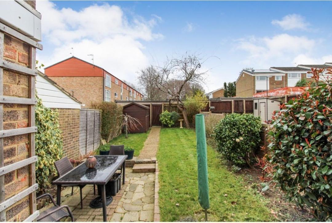 Double Room In Crawley,Gatwick,West Sussex Ifield Eksteriør billede